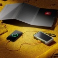 Xmoove Pocket - Batterie externe solaire avec lampe torche - 16 000 mAh
